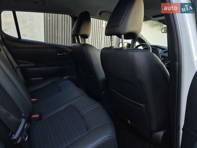 Белый Ниссан Лиф, объемом двигателя 0 л и пробегом 161 тыс. км за 13290 $, фото 20 на Automoto.ua