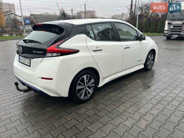 Белый Ниссан Лиф, объемом двигателя 0 л и пробегом 108 тыс. км за 11200 $, фото 5 на Automoto.ua