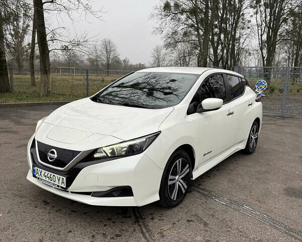 Белый Ниссан Лиф, объемом двигателя 0 л и пробегом 58 тыс. км за 13500 $, фото 7 на Automoto.ua