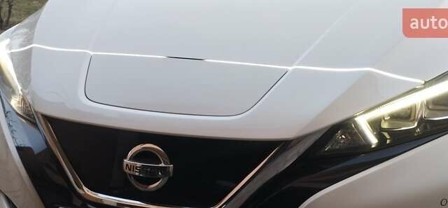 Білий Ніссан Ліф, об'ємом двигуна 0 л та пробігом 118 тис. км за 15000 $, фото 33 на Automoto.ua