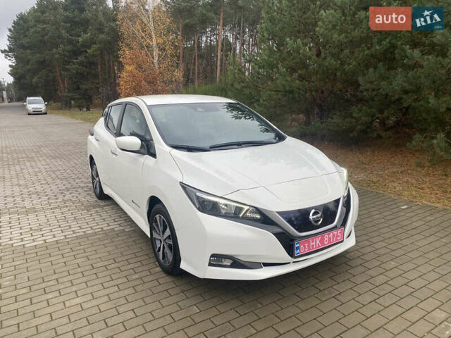 Белый Ниссан Лиф, объемом двигателя 0 л и пробегом 84 тыс. км за 12300 $, фото 12 на Automoto.ua