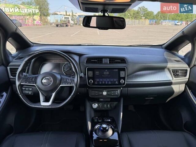 Білий Ніссан Ліф, об'ємом двигуна 0 л та пробігом 88 тис. км за 13800 $, фото 6 на Automoto.ua