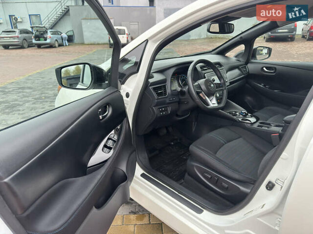 Белый Ниссан Лиф, объемом двигателя 0 л и пробегом 30 тыс. км за 15300 $, фото 12 на Automoto.ua