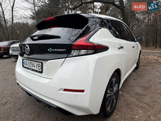 Белый Ниссан Лиф, объемом двигателя 0 л и пробегом 128 тыс. км за 11500 $, фото 5 на Automoto.ua