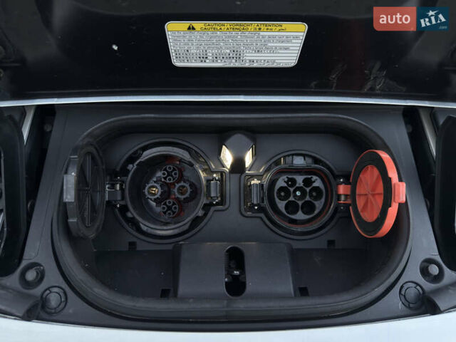 Белый Ниссан Лиф, объемом двигателя 0 л и пробегом 97 тыс. км за 12999 $, фото 27 на Automoto.ua