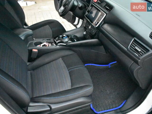 Белый Ниссан Лиф, объемом двигателя 0 л и пробегом 55 тыс. км за 13200 $, фото 1 на Automoto.ua