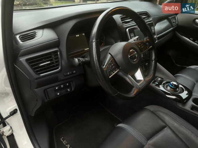 Белый Ниссан Лиф, объемом двигателя 0 л и пробегом 119 тыс. км за 14700 $, фото 12 на Automoto.ua