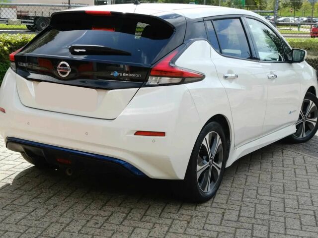 Белый Ниссан Лиф, объемом двигателя 0 л и пробегом 44 тыс. км за 3900 $, фото 5 на Automoto.ua