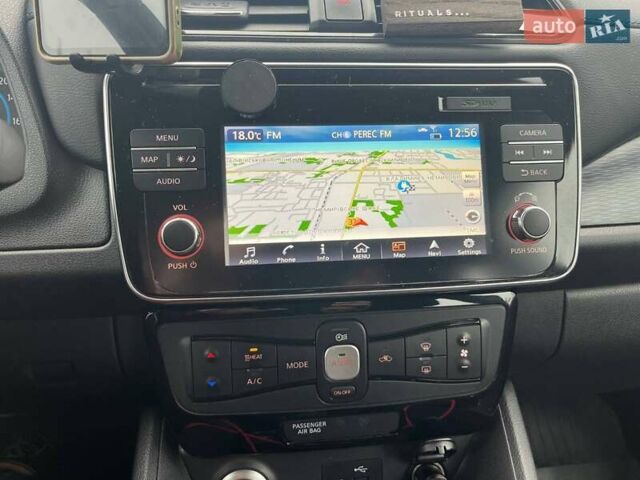 Белый Ниссан Лиф, объемом двигателя 0 л и пробегом 108 тыс. км за 11200 $, фото 19 на Automoto.ua