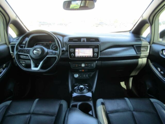 Белый Ниссан Лиф, объемом двигателя 0 л и пробегом 39 тыс. км за 8500 $, фото 7 на Automoto.ua