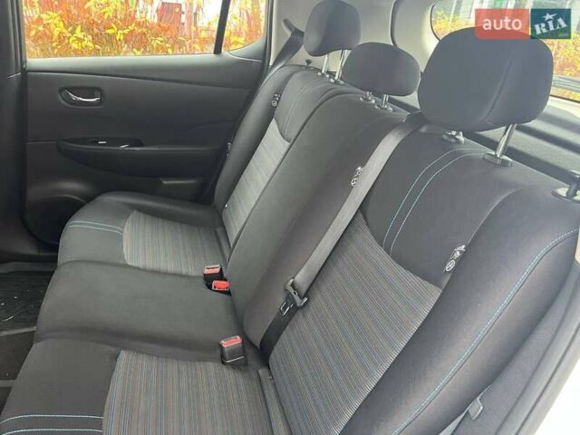 Белый Ниссан Лиф, объемом двигателя 0 л и пробегом 108 тыс. км за 11200 $, фото 21 на Automoto.ua