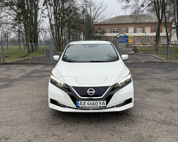 Белый Ниссан Лиф, объемом двигателя 0 л и пробегом 58 тыс. км за 13500 $, фото 1 на Automoto.ua