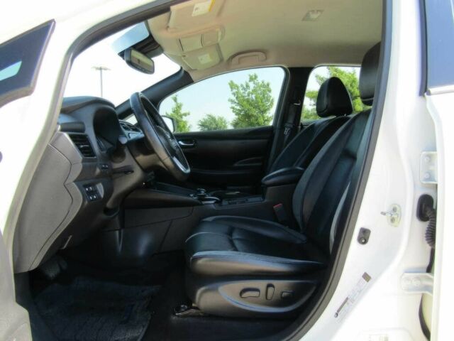 Белый Ниссан Лиф, объемом двигателя 0 л и пробегом 39 тыс. км за 8500 $, фото 9 на Automoto.ua