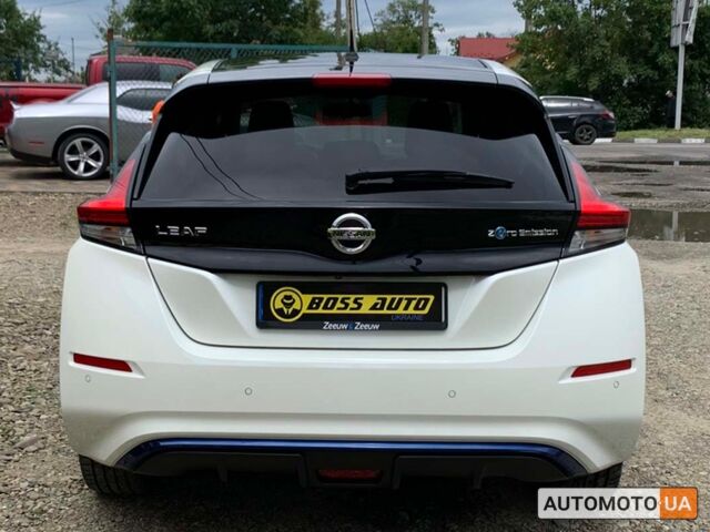 Белый Ниссан Лиф, объемом двигателя 40 л и пробегом 42 тыс. км за 19200 $, фото 5 на Automoto.ua