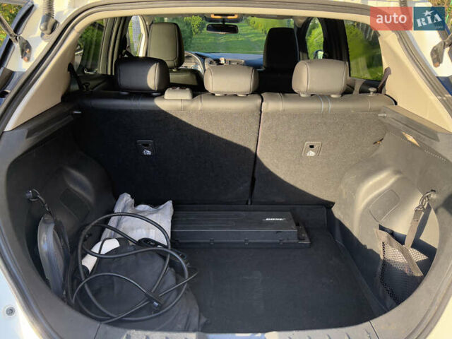 Белый Ниссан Лиф, объемом двигателя 0 л и пробегом 168 тыс. км за 12900 $, фото 12 на Automoto.ua