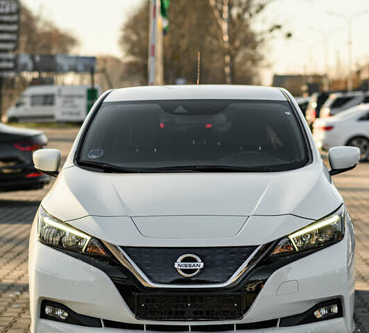 Белый Ниссан Лиф, объемом двигателя 0 л и пробегом 49 тыс. км за 13750 $, фото 9 на Automoto.ua