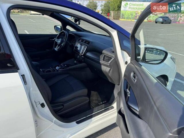 Білий Ніссан Ліф, об'ємом двигуна 0 л та пробігом 88 тис. км за 13800 $, фото 8 на Automoto.ua