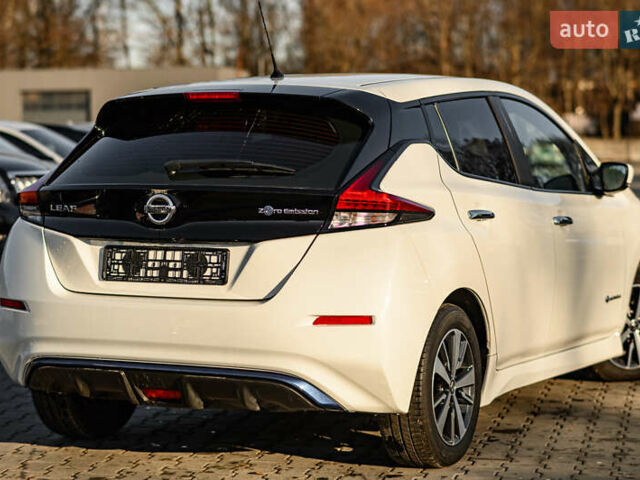 Белый Ниссан Лиф, объемом двигателя 0 л и пробегом 49 тыс. км за 13750 $, фото 10 на Automoto.ua