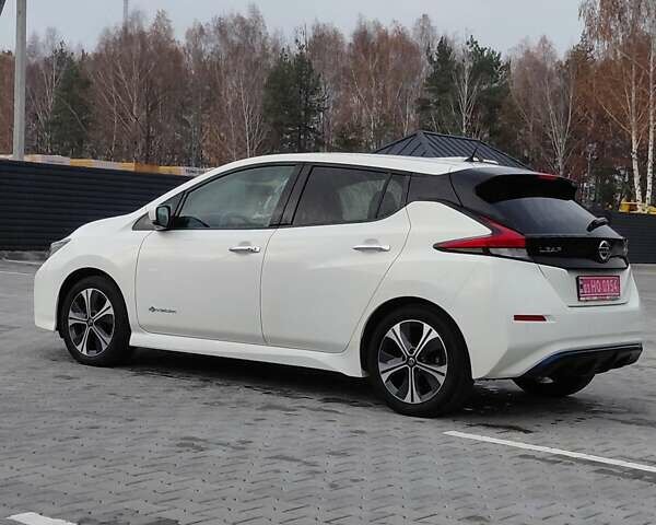 Белый Ниссан Лиф, объемом двигателя 0 л и пробегом 200 тыс. км за 10800 $, фото 3 на Automoto.ua