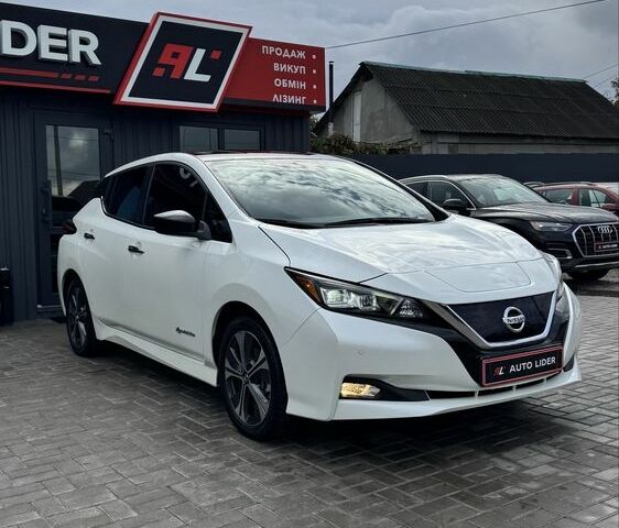 Білий Ніссан Ліф, об'ємом двигуна 0 л та пробігом 75 тис. км за 15700 $, фото 1 на Automoto.ua