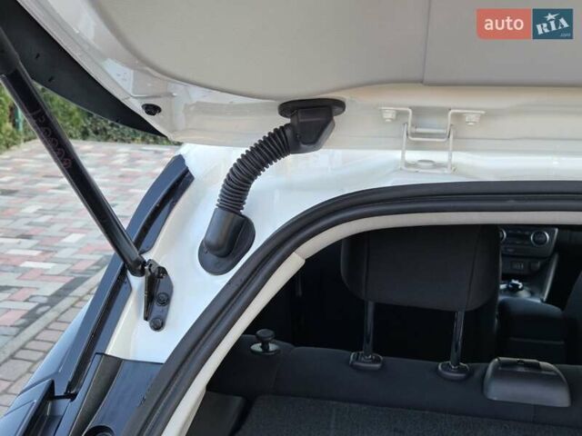 Білий Ніссан Ліф, об'ємом двигуна 0 л та пробігом 15 тис. км за 13400 $, фото 41 на Automoto.ua