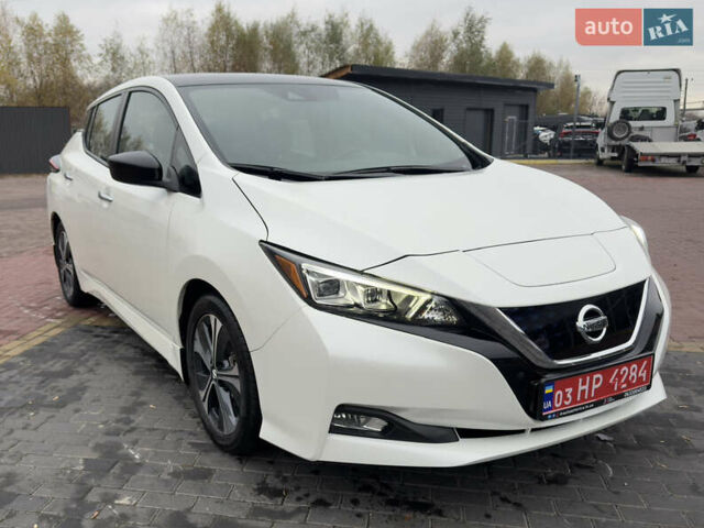 Белый Ниссан Лиф, объемом двигателя 0 л и пробегом 30 тыс. км за 15300 $, фото 2 на Automoto.ua