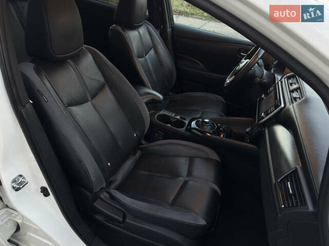 Белый Ниссан Лиф, объемом двигателя 0 л и пробегом 97 тыс. км за 12999 $, фото 13 на Automoto.ua