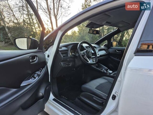 Белый Ниссан Лиф, объемом двигателя 0 л и пробегом 161 тыс. км за 13290 $, фото 10 на Automoto.ua