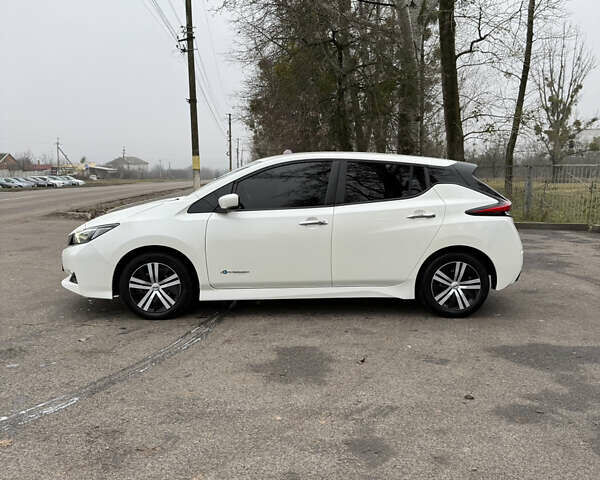 Белый Ниссан Лиф, объемом двигателя 0 л и пробегом 58 тыс. км за 13500 $, фото 6 на Automoto.ua