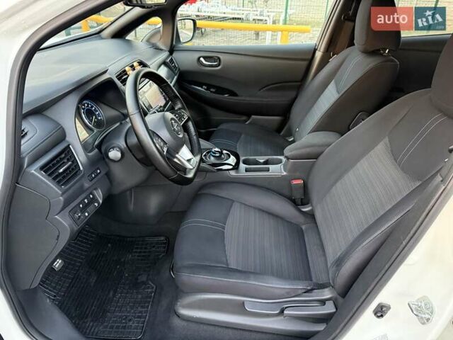 Белый Ниссан Лиф, объемом двигателя 0 л и пробегом 124 тыс. км за 11600 $, фото 16 на Automoto.ua