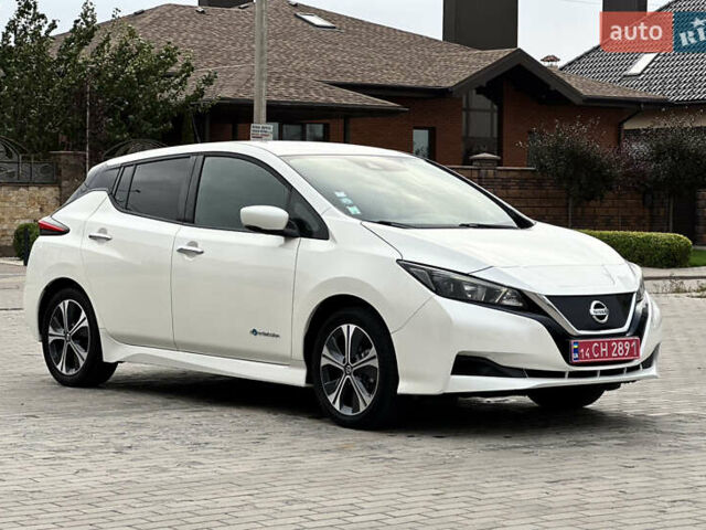 Белый Ниссан Лиф, объемом двигателя 0 л и пробегом 35 тыс. км за 12700 $, фото 4 на Automoto.ua