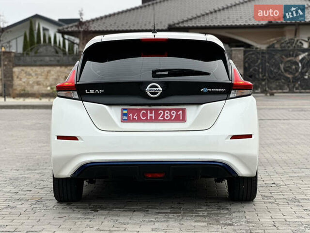 Белый Ниссан Лиф, объемом двигателя 0 л и пробегом 35 тыс. км за 12700 $, фото 7 на Automoto.ua