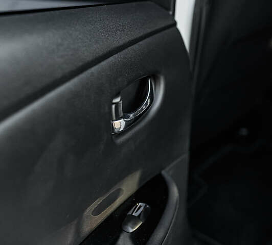 Белый Ниссан Лиф, объемом двигателя 0 л и пробегом 49 тыс. км за 13750 $, фото 27 на Automoto.ua