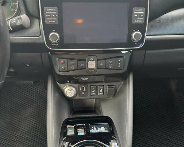 Білий Ніссан Ліф, об'ємом двигуна 0 л та пробігом 146 тис. км за 15700 $, фото 8 на Automoto.ua