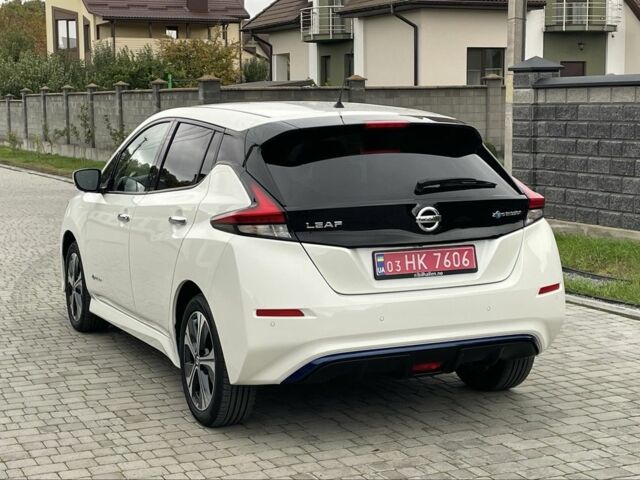 Белый Ниссан Лиф, объемом двигателя 0 л и пробегом 111 тыс. км за 15000 $, фото 3 на Automoto.ua