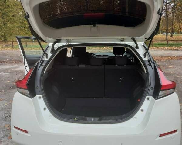 Білий Ніссан Ліф, об'ємом двигуна 0 л та пробігом 47 тис. км за 13700 $, фото 11 на Automoto.ua