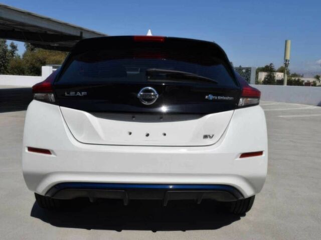 Білий Ніссан Ліф, об'ємом двигуна 0 л та пробігом 44 тис. км за 3400 $, фото 4 на Automoto.ua