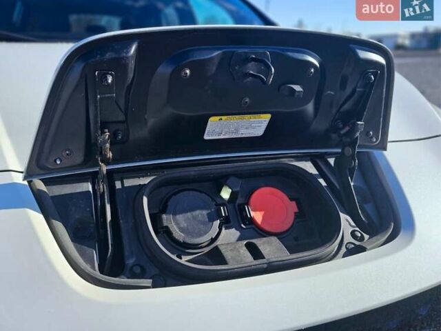 Білий Ніссан Ліф, об'ємом двигуна 0 л та пробігом 71 тис. км за 13700 $, фото 7 на Automoto.ua