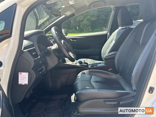 Белый Ниссан Лиф, объемом двигателя 62 л и пробегом 114 тыс. км за 18200 $, фото 9 на Automoto.ua