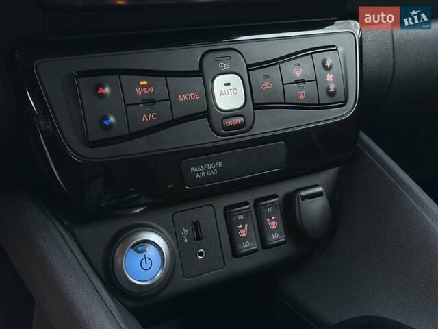 Белый Ниссан Лиф, объемом двигателя 0 л и пробегом 124 тыс. км за 11600 $, фото 17 на Automoto.ua