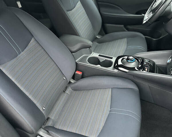 Белый Ниссан Лиф, объемом двигателя 0 л и пробегом 22 тыс. км за 14200 $, фото 19 на Automoto.ua