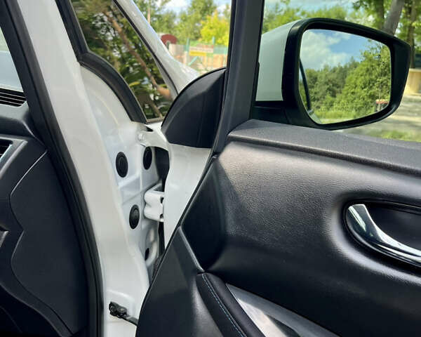 Білий Ніссан Ліф, об'ємом двигуна 0 л та пробігом 22 тис. км за 15000 $, фото 34 на Automoto.ua