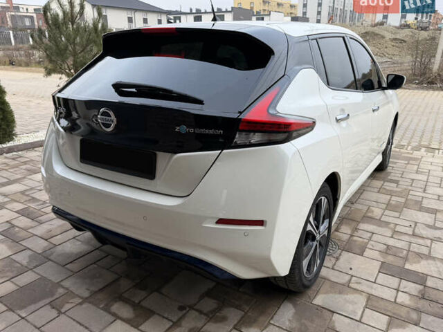 Білий Ніссан Ліф, об'ємом двигуна 0 л та пробігом 105 тис. км за 15100 $, фото 7 на Automoto.ua