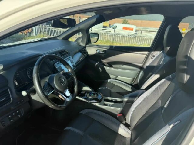 Белый Ниссан Лиф, объемом двигателя 0 л и пробегом 34 тыс. км за 8000 $, фото 6 на Automoto.ua