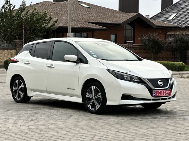 Белый Ниссан Лиф, объемом двигателя 0 л и пробегом 35 тыс. км за 13450 $, фото 2 на Automoto.ua