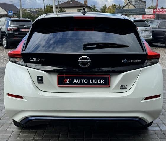 Білий Ніссан Ліф, об'ємом двигуна 0 л та пробігом 75 тис. км за 15700 $, фото 4 на Automoto.ua