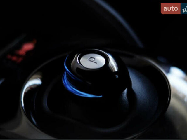 Белый Ниссан Лиф, объемом двигателя 0 л и пробегом 128 тыс. км за 11500 $, фото 16 на Automoto.ua