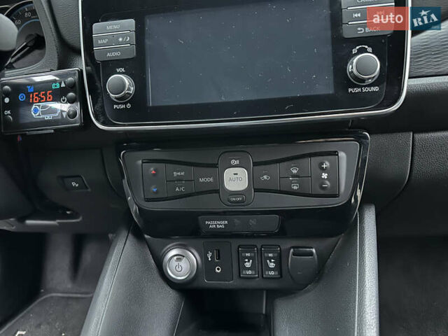 Білий Ніссан Ліф, об'ємом двигуна 0 л та пробігом 91 тис. км за 13000 $, фото 14 на Automoto.ua