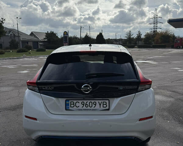 Белый Ниссан Лиф, объемом двигателя 0 л и пробегом 149 тыс. км за 15500 $, фото 11 на Automoto.ua