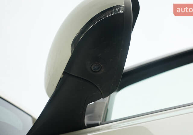 Белый Ниссан Лиф, объемом двигателя 0 л и пробегом 106 тыс. км за 16500 $, фото 17 на Automoto.ua